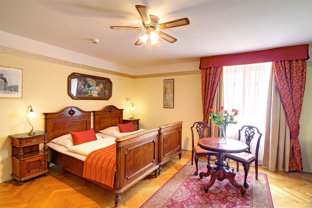 Mucha Hotel 4*